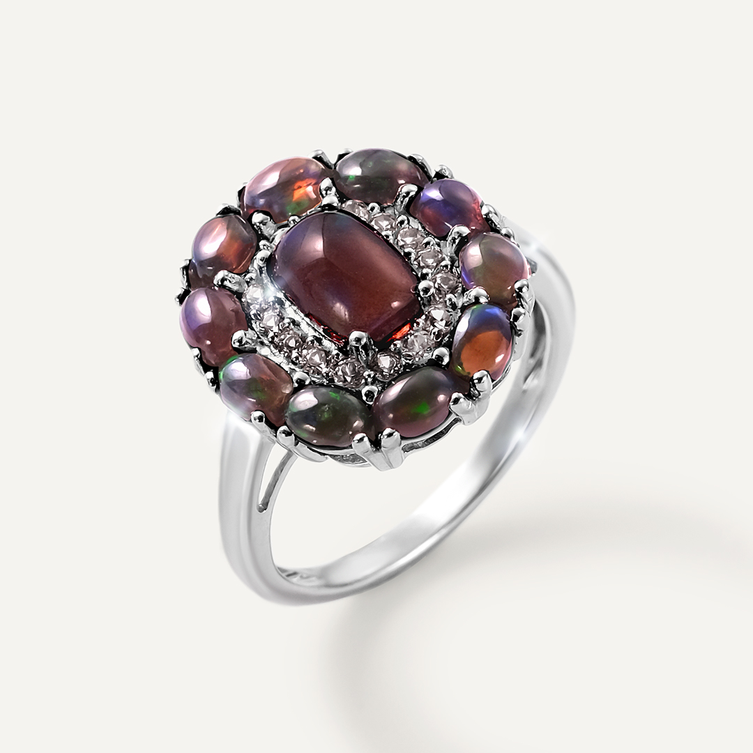 Серебряное кольцо с опалами