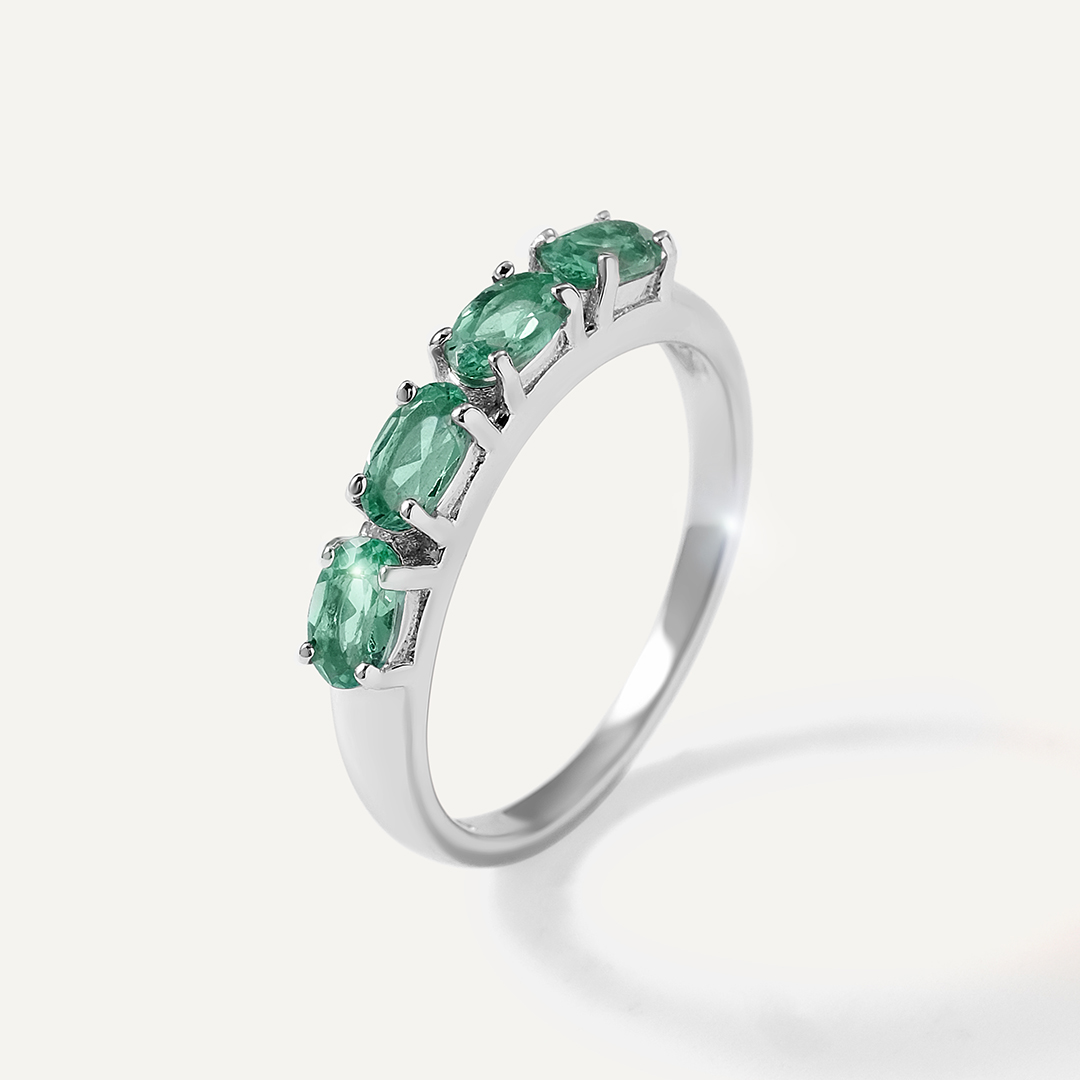 Серебряное кольцо с апатитами