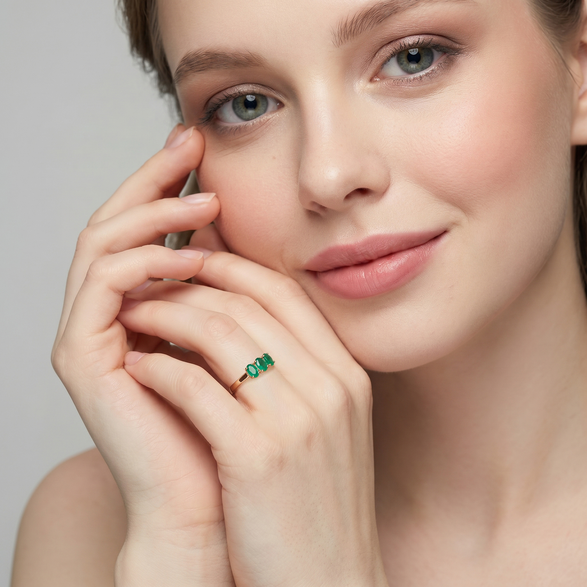 Серебряное кольцо с агатами