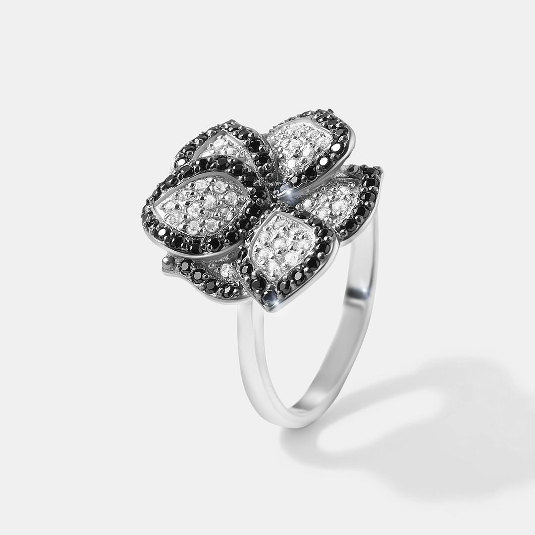 Серебряное кольцо со шпинелью "Цветок"