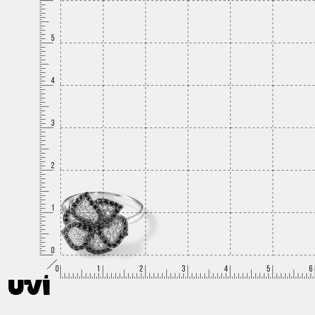 Серебряное кольцо со шпинелью "Цветок"