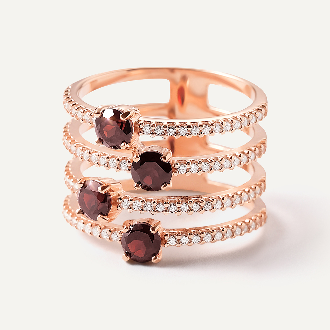 Серебряное кольцо с гранатами