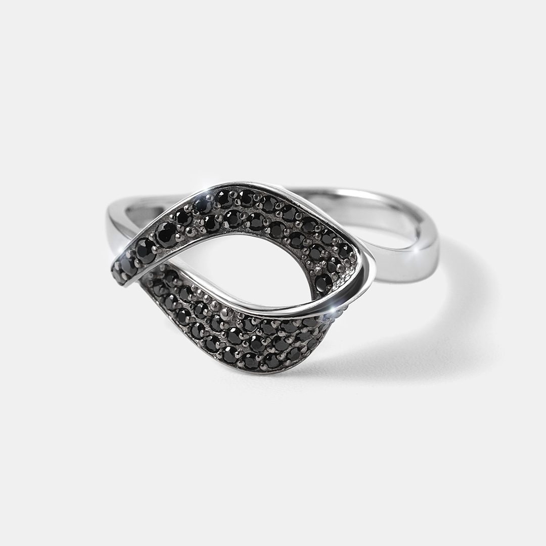 Серебряное кольцо со шпинелью