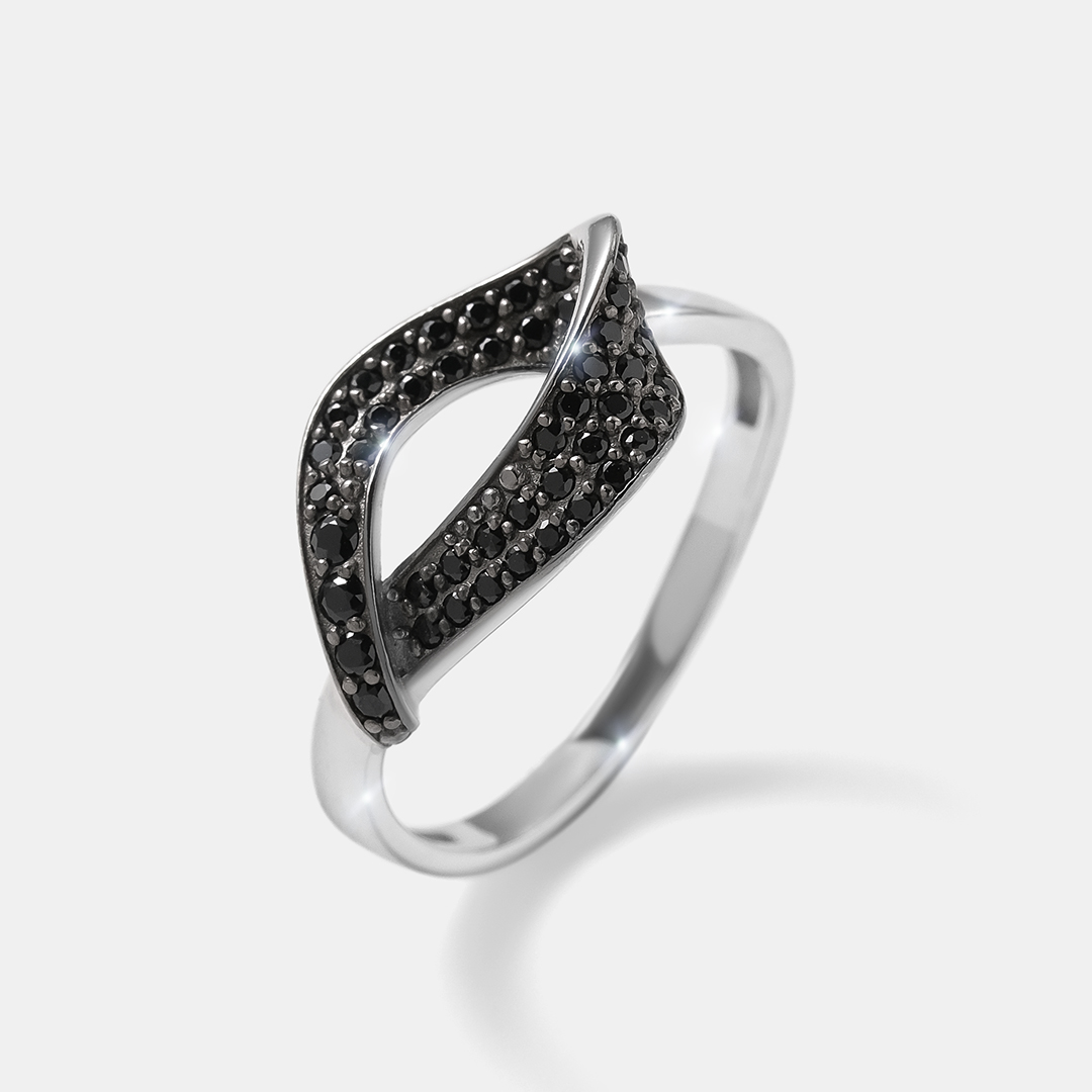 Серебряное кольцо со шпинелью