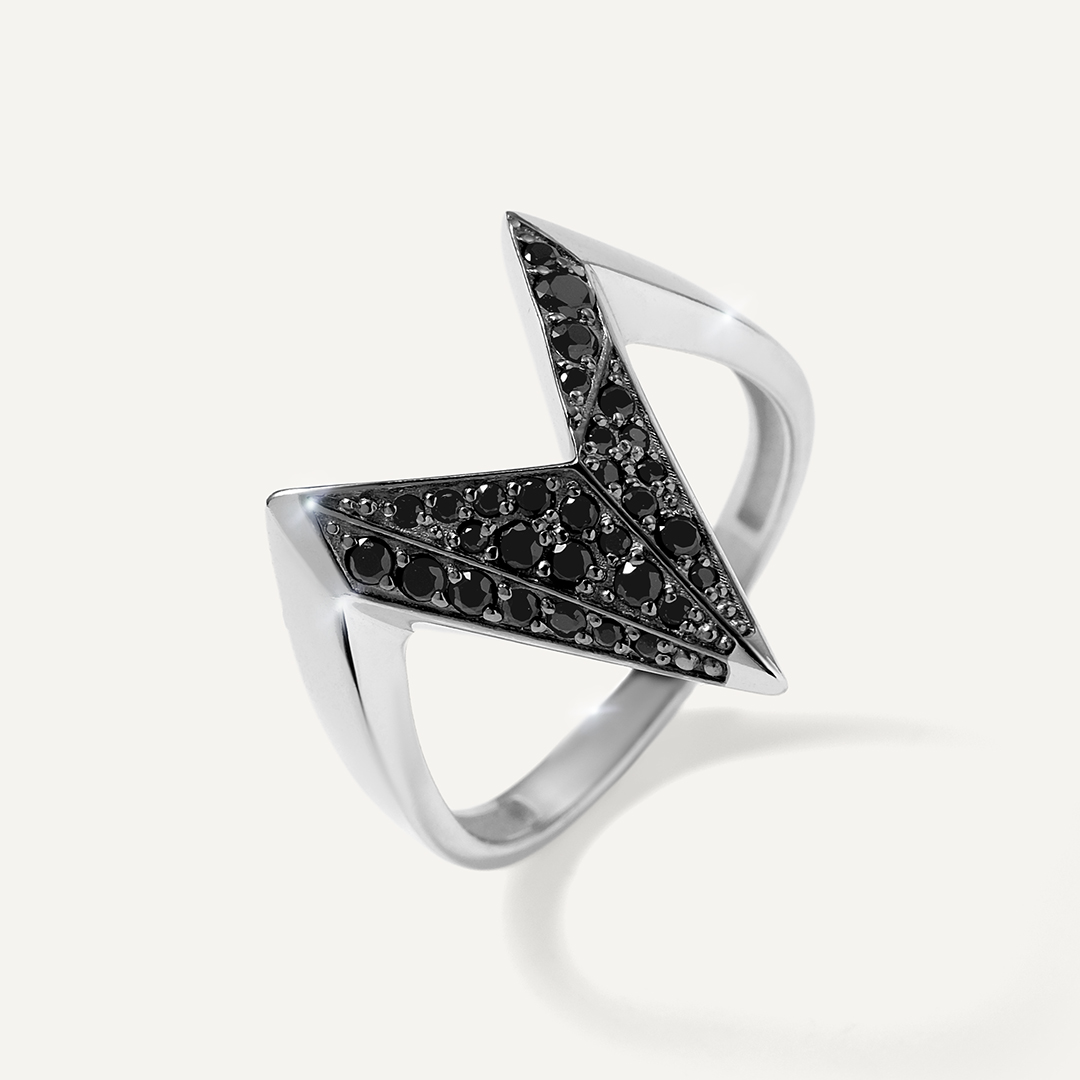 Серебряное кольцо со шпинелью