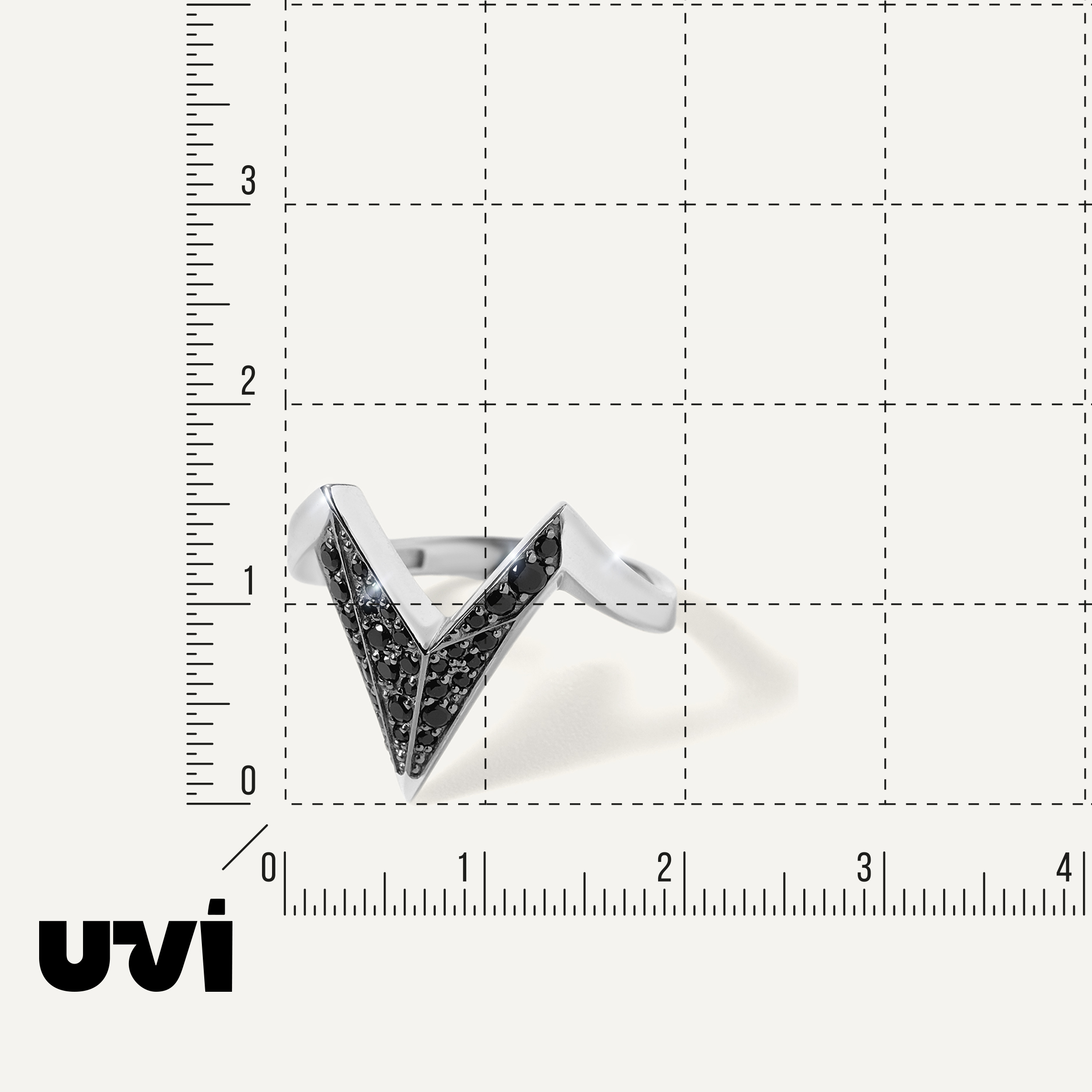 Серебряное кольцо со шпинелью