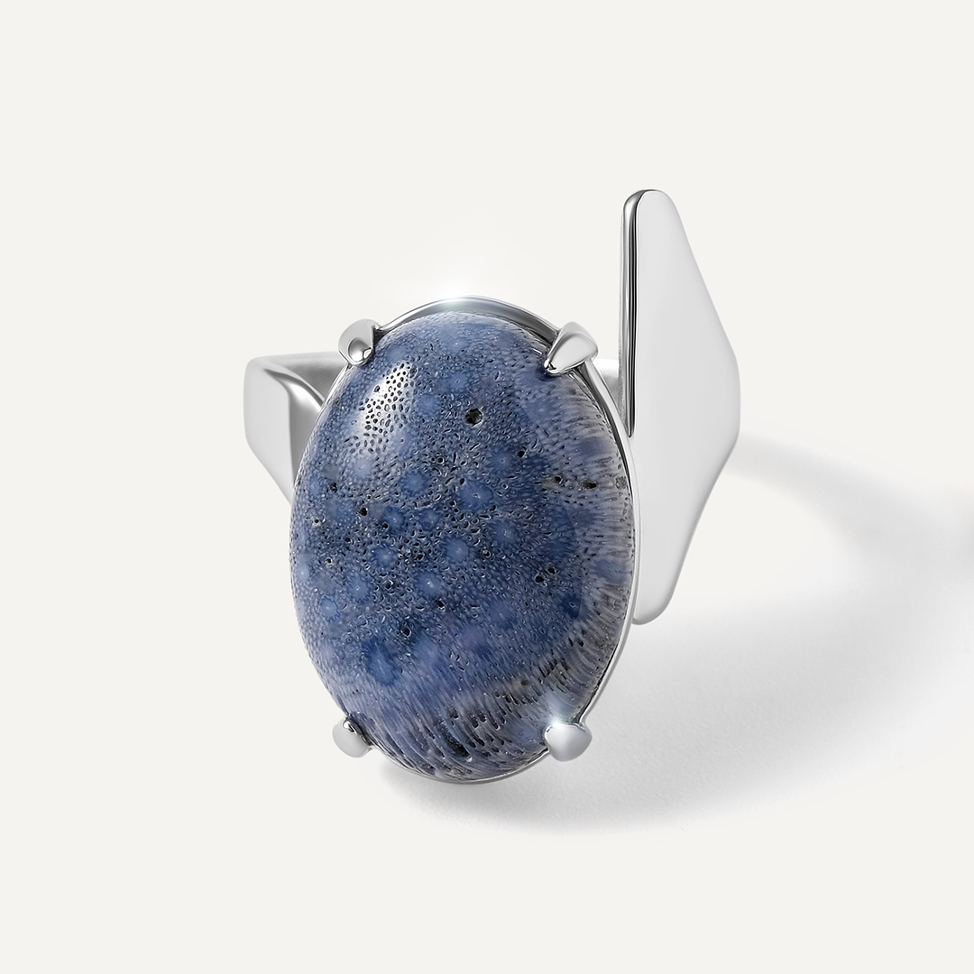 Серебряное кольцо с кораллом Акори