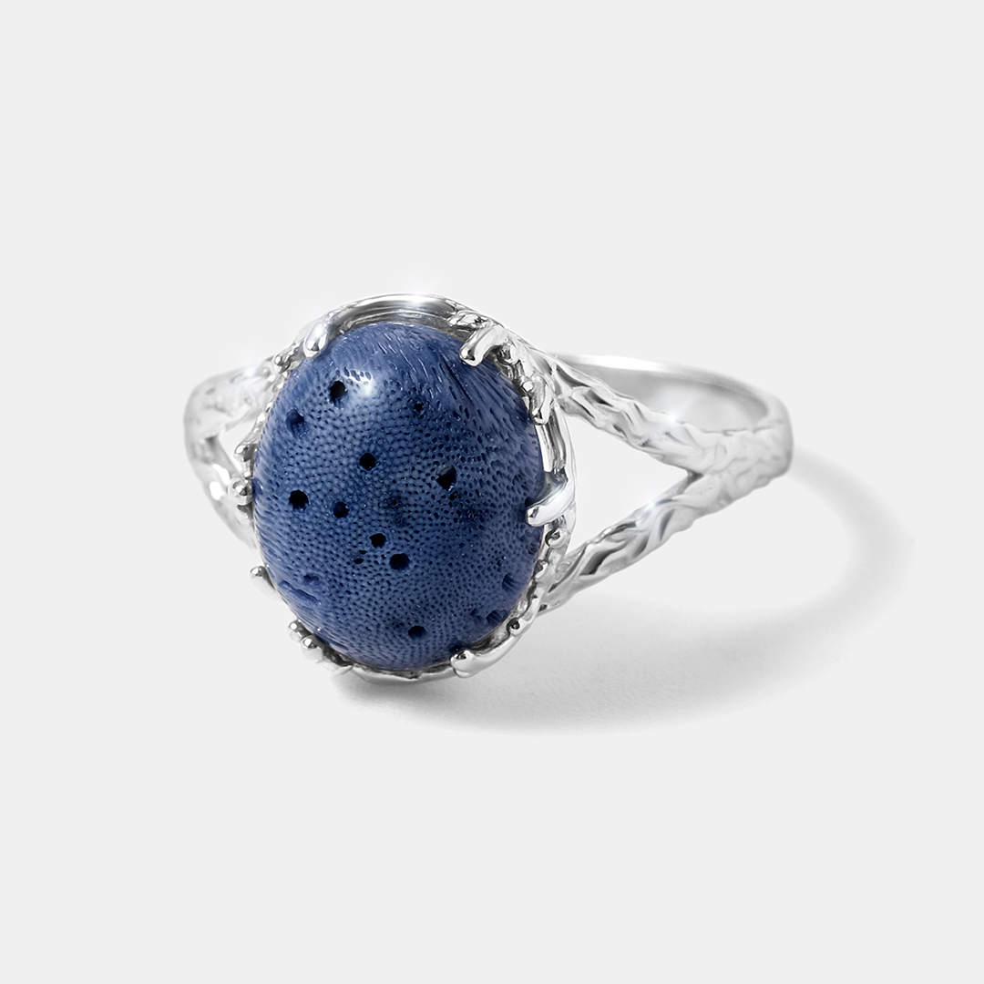 Серебряное кольцо с кораллом Акори