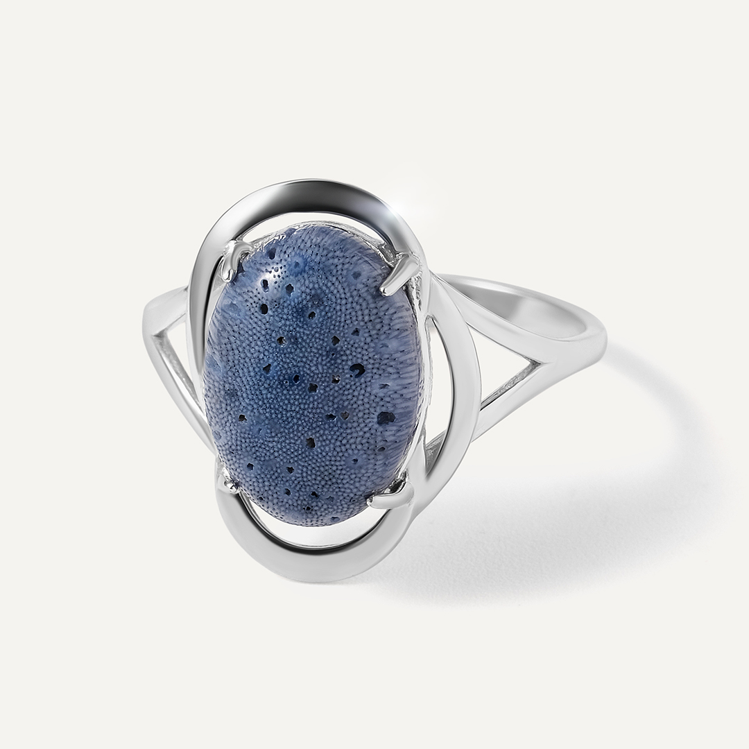 Серебряное кольцо с кораллом Акори