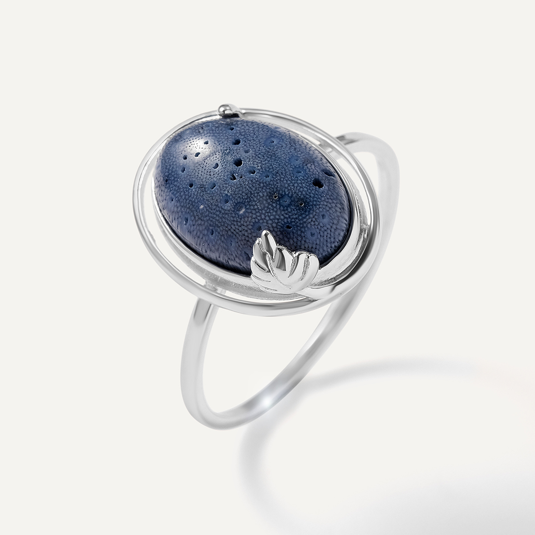 Серебряное кольцо с кораллом Акори