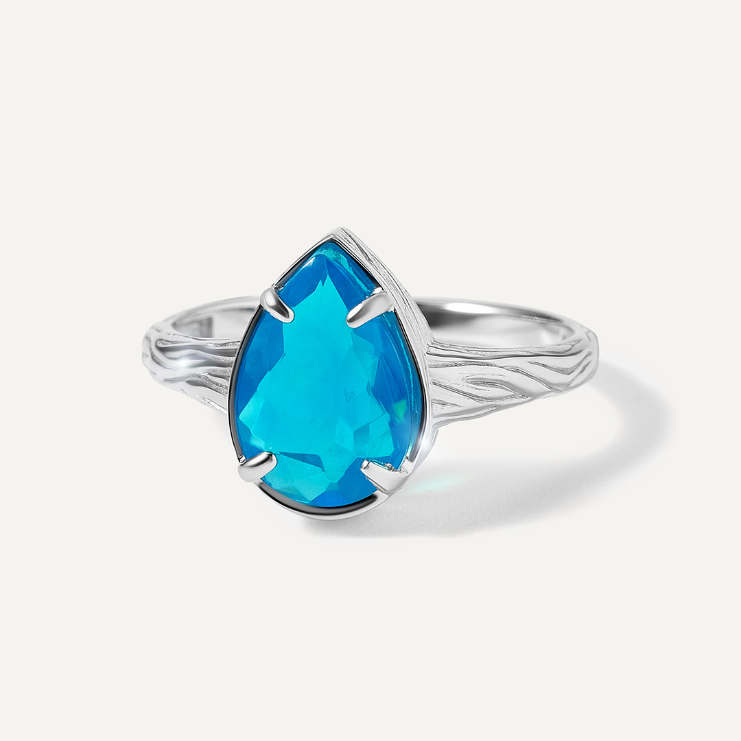 Серебряное кольцо с голубым опалом