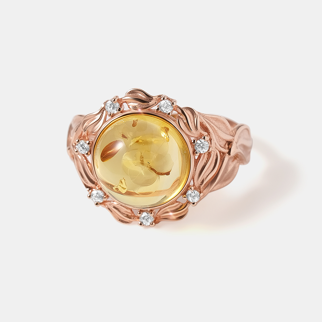 Серебряное кольцо с янтарем