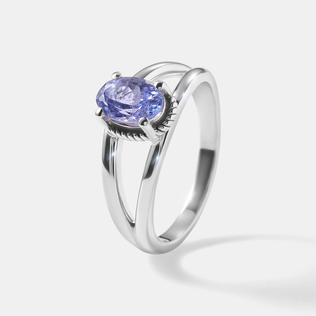 Серебряное кольцо с танзанитом