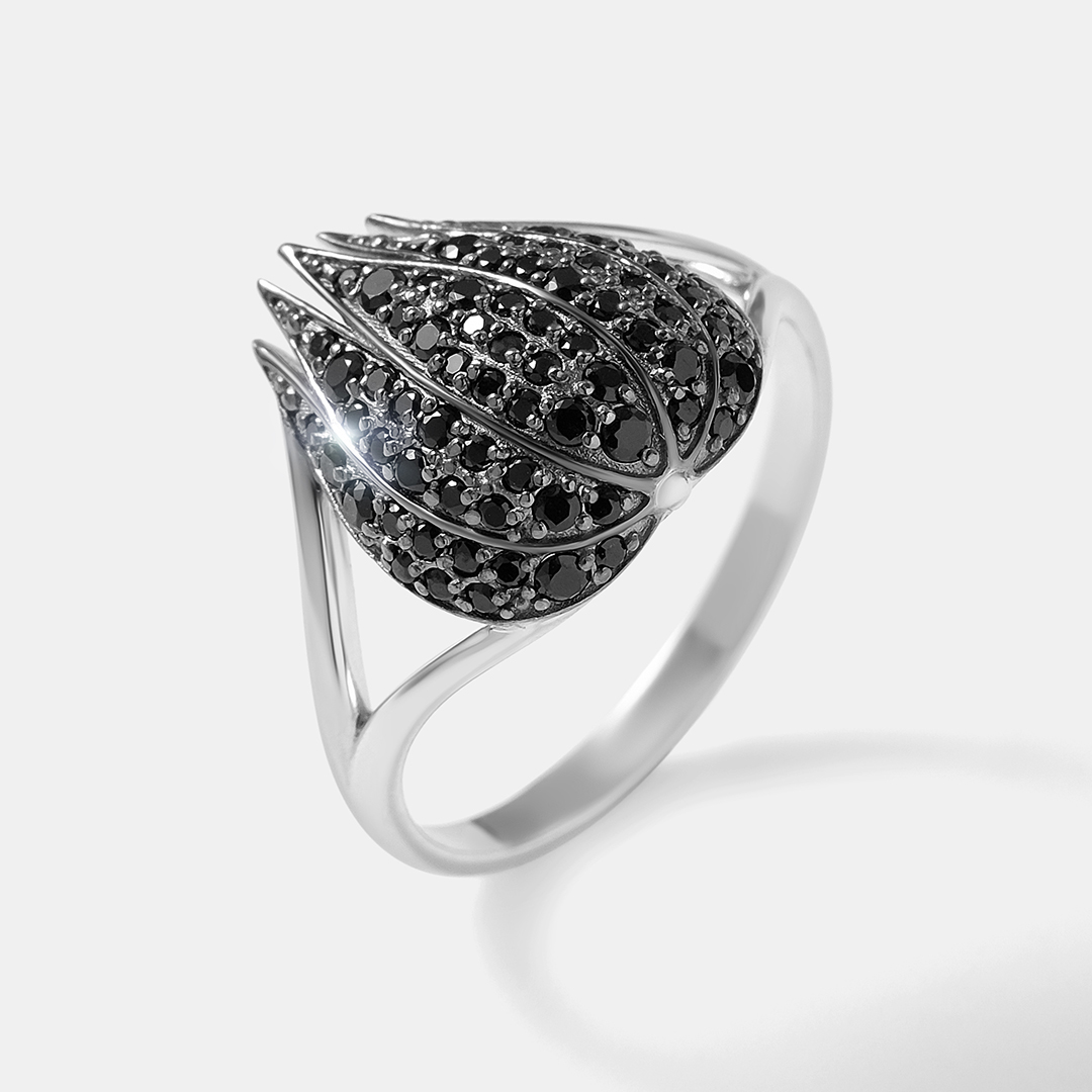 Серебряное кольцо со шпинелью