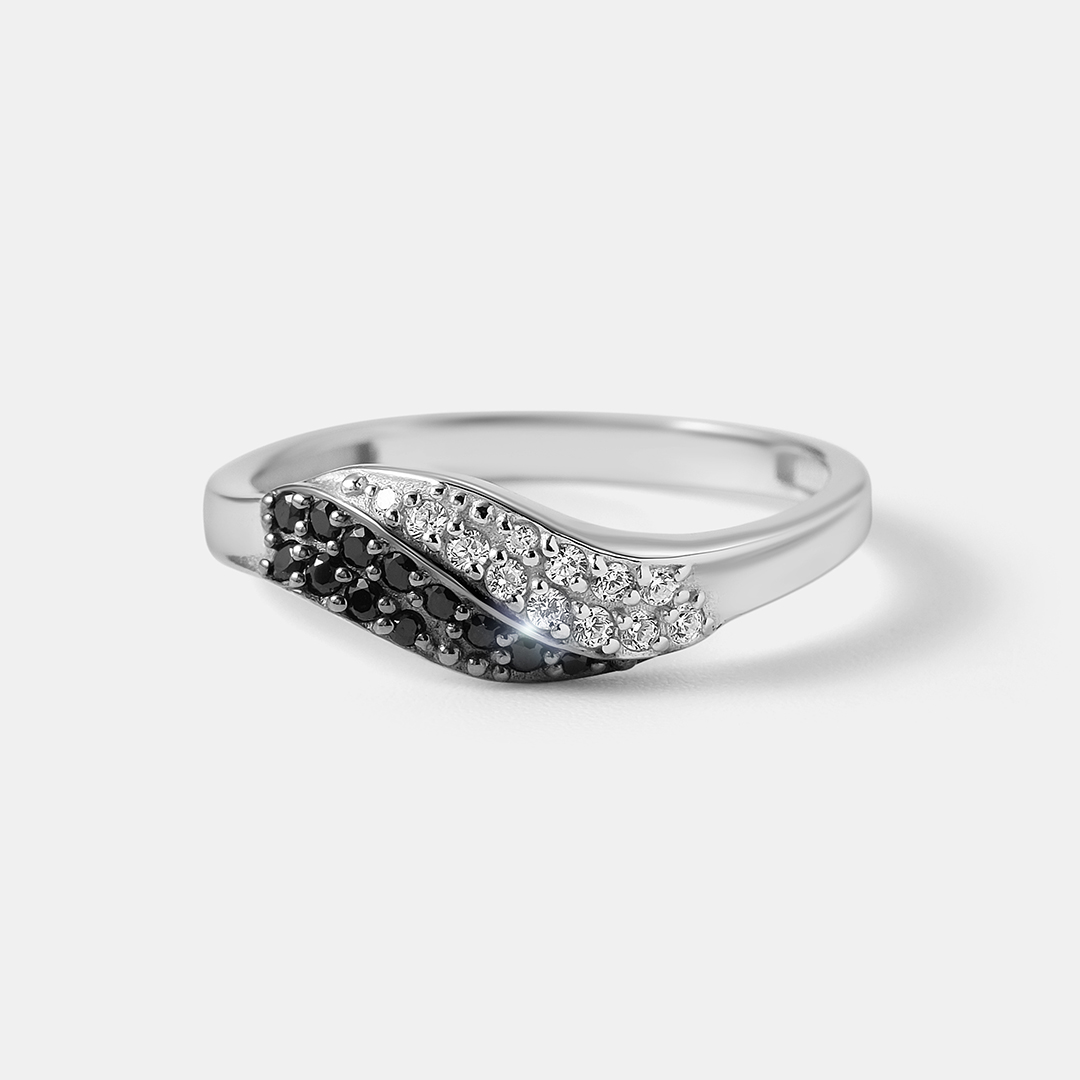 Серебряное кольцо со шпинелью