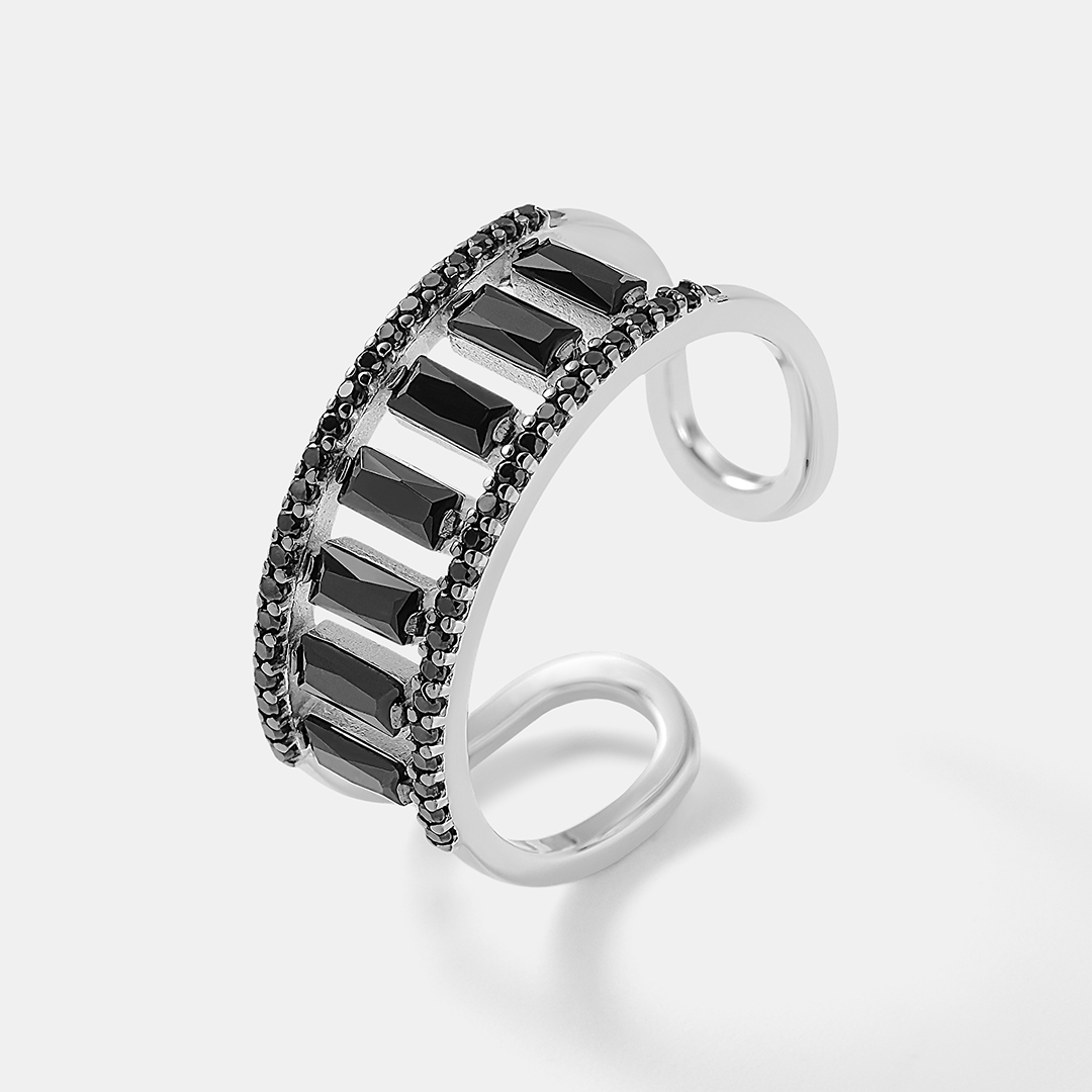 Серебряное кольцо со шпинелью