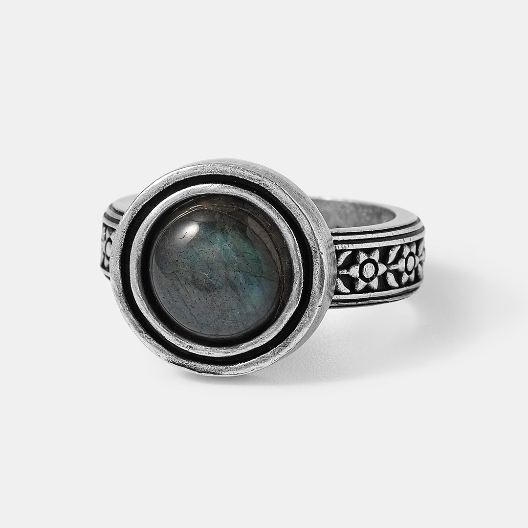 Серебряное кольцо с лабрадоритом