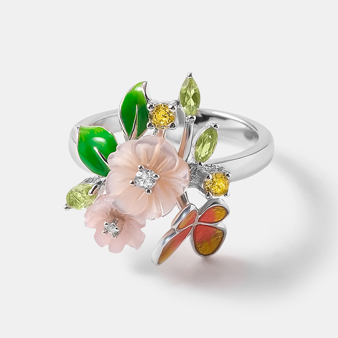 Серебряное кольцо с перламутром "Цветы"