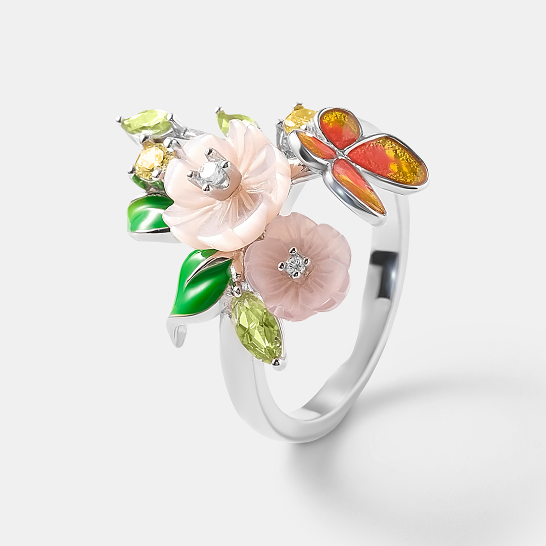 Серебряное кольцо с перламутром "Цветы"