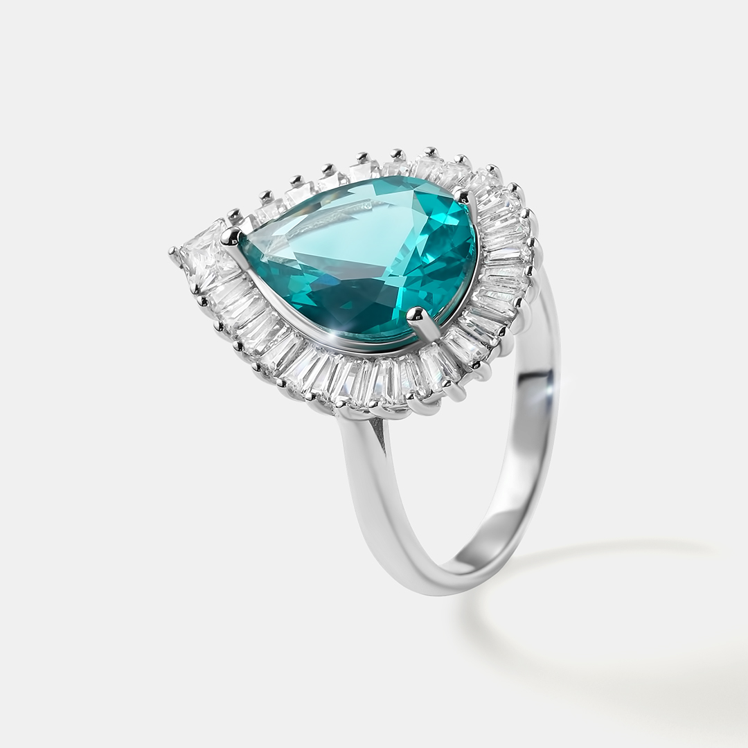 Серебряное кольцо с зеленой шпинелью