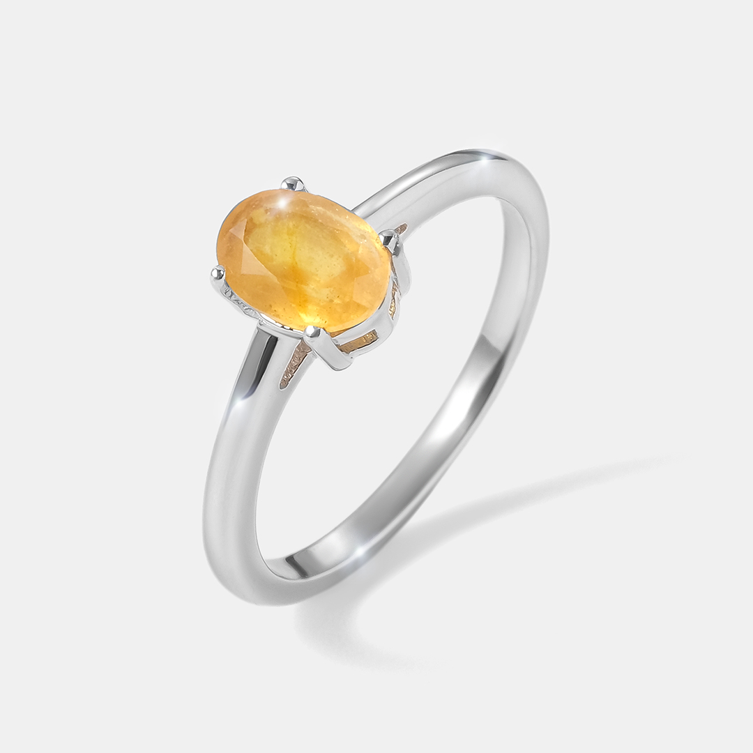 Серебряное кольцо с желтым сапфиром