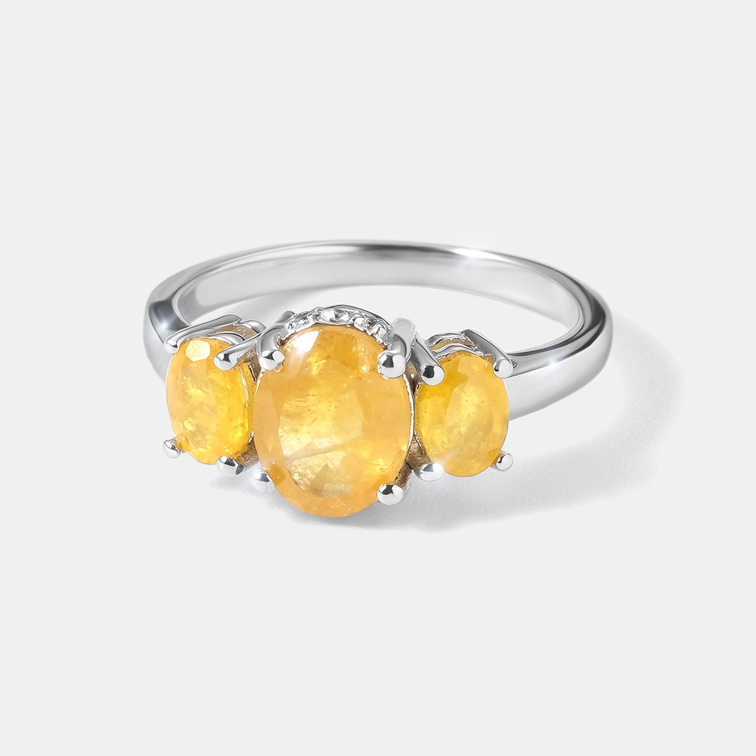 Серебряное кольцо с желтыми сапфирами