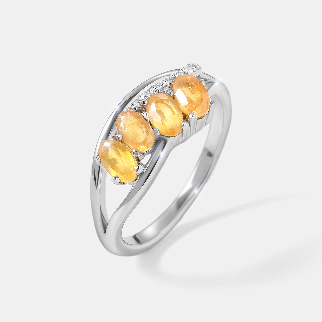 Серебряное кольцо с желтыми сапфирами