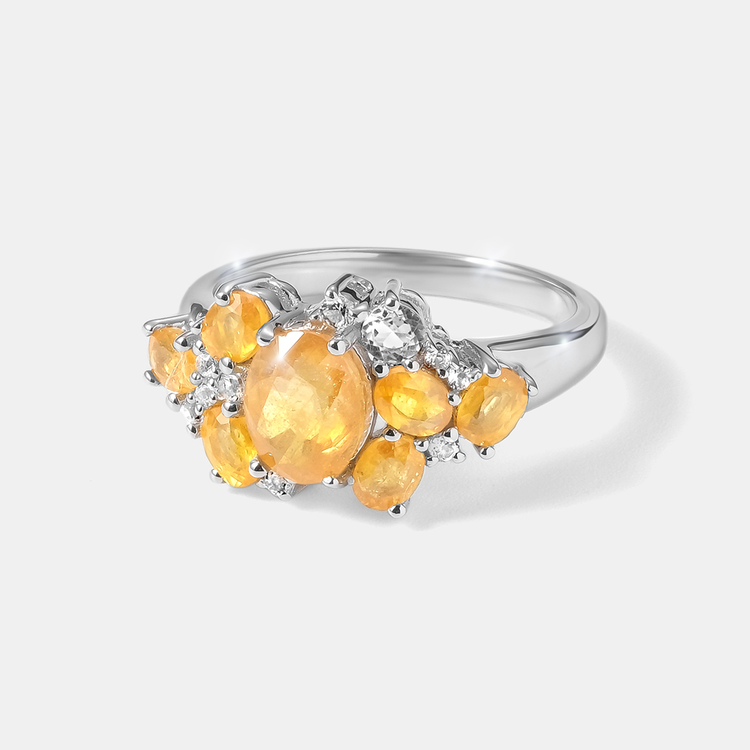Серебряное кольцо с желтыми сапфирами