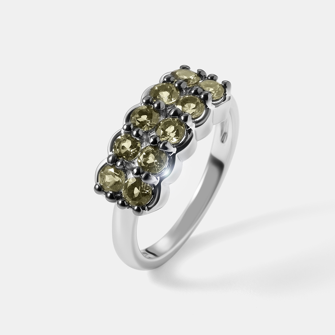 Серебряное кольцо с гранатами