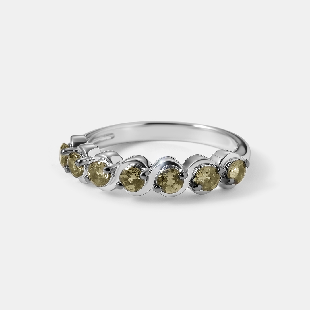 Серебряное кольцо с гранатами