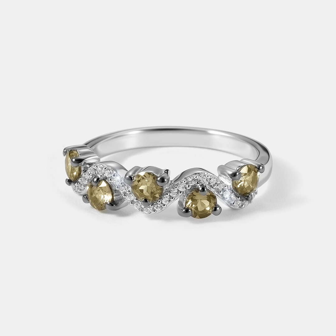 Серебряное кольцо с гранатами