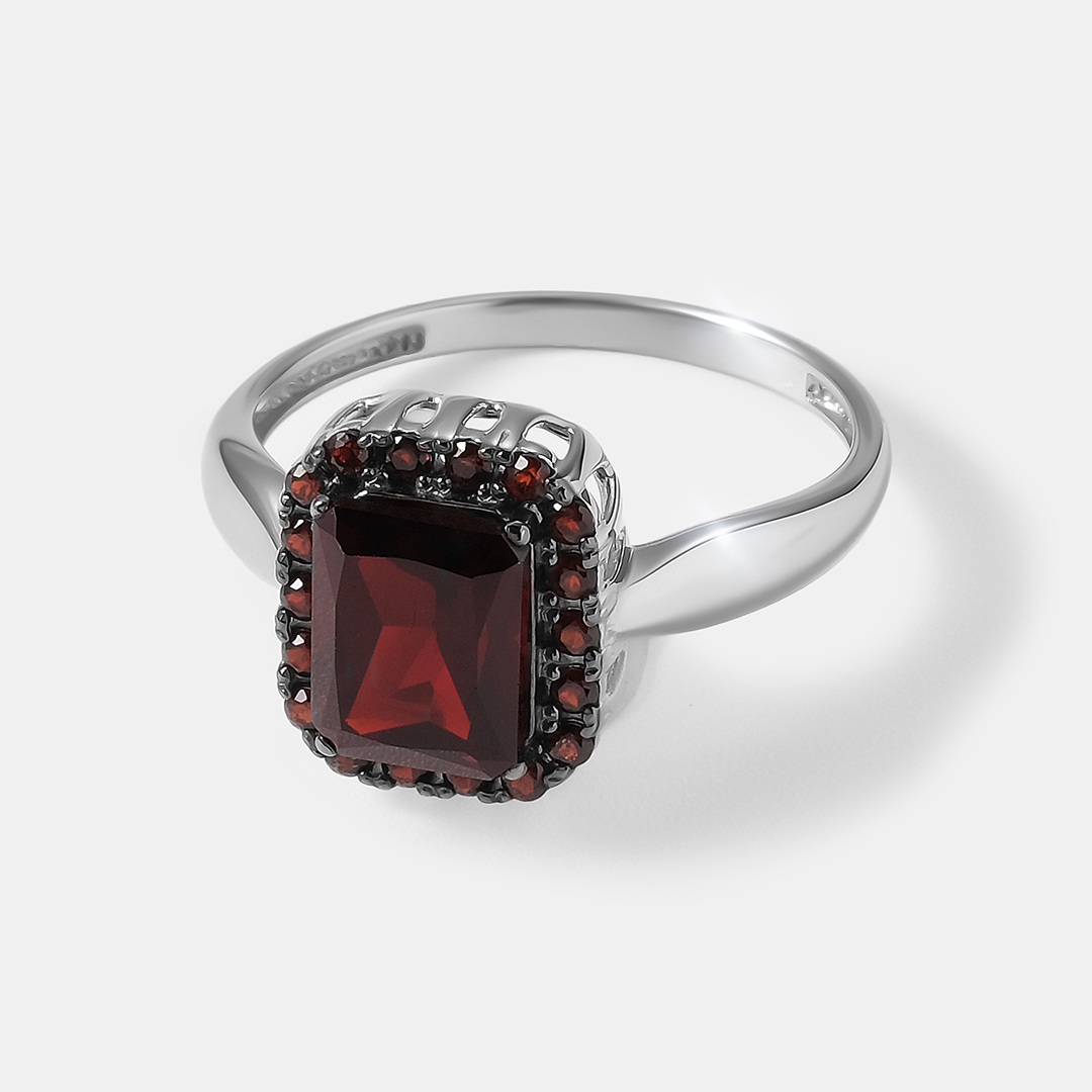 Серебряное кольцо с чешскими гранатами