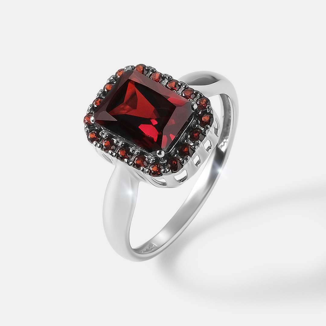 Серебряное кольцо с чешскими гранатами