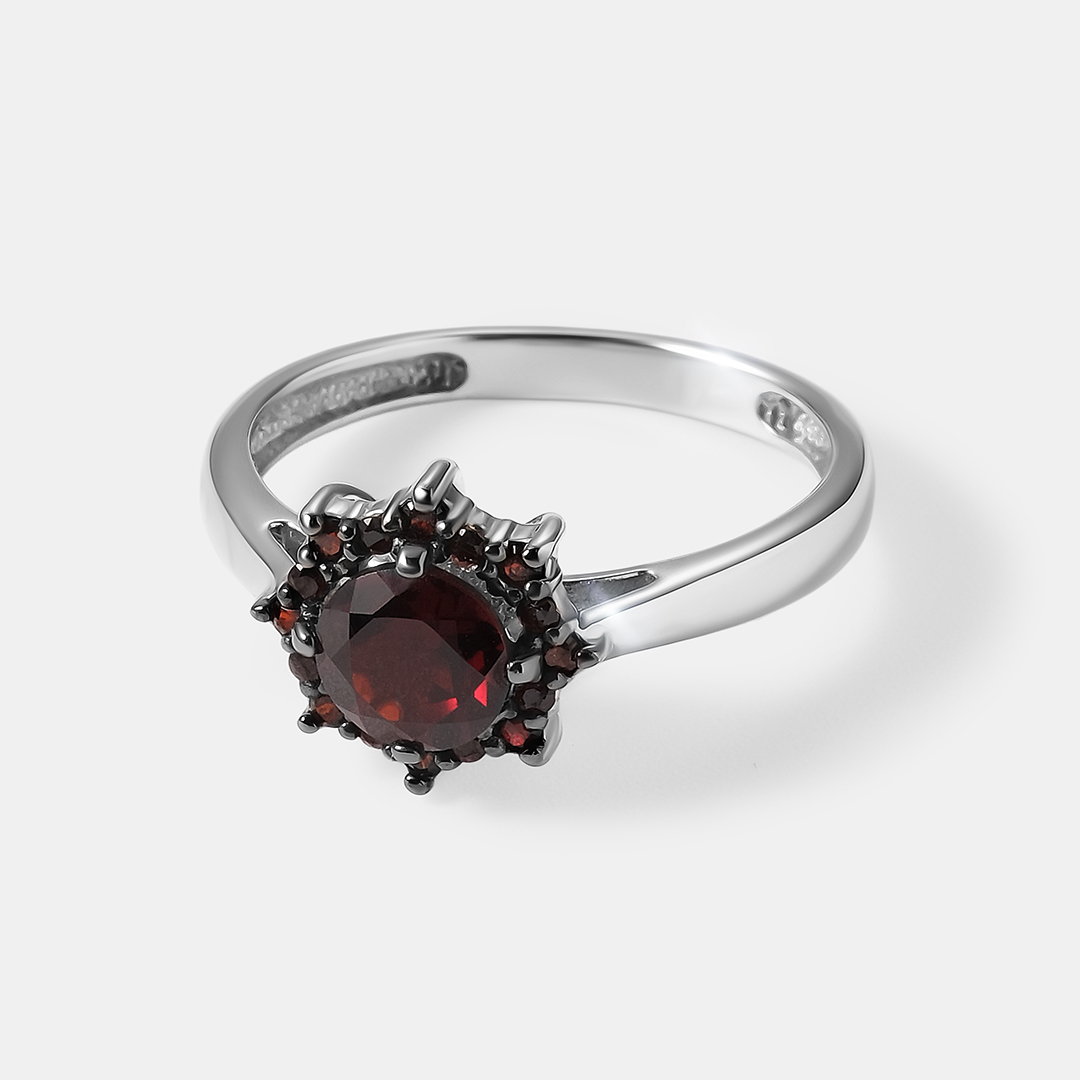 Серебряное кольцо с чешскими гранатами