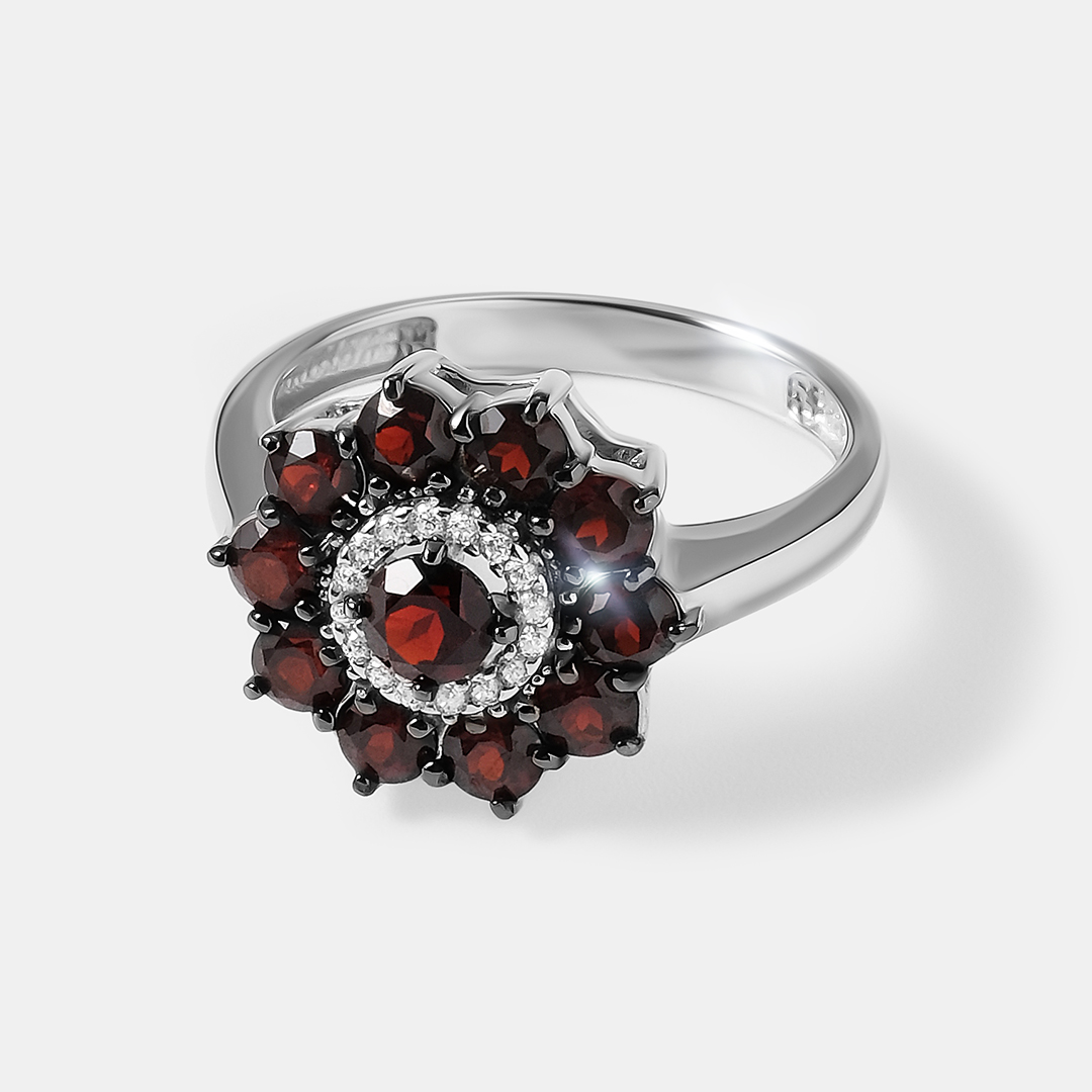 Серебряное кольцо с чешскими гранатами