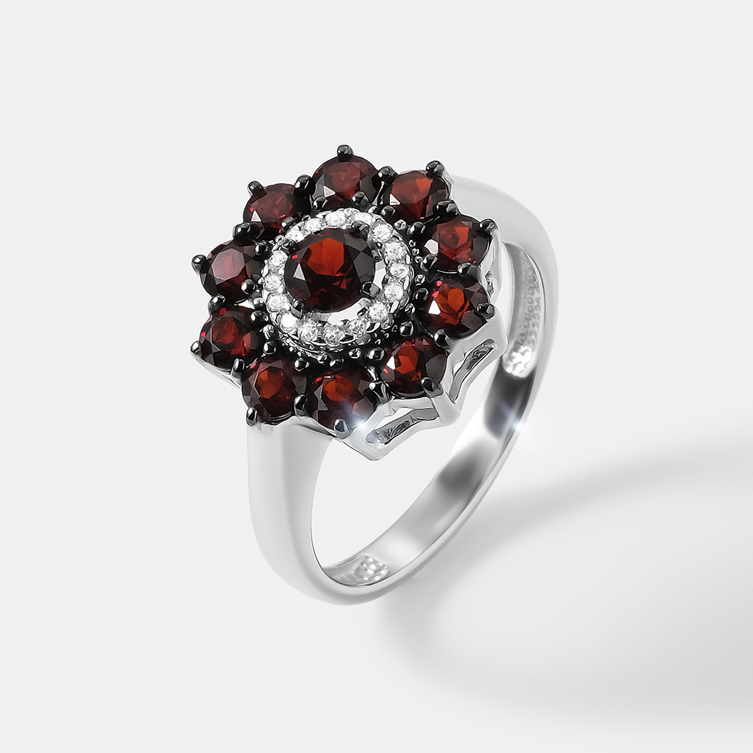 Серебряное кольцо с чешскими гранатами