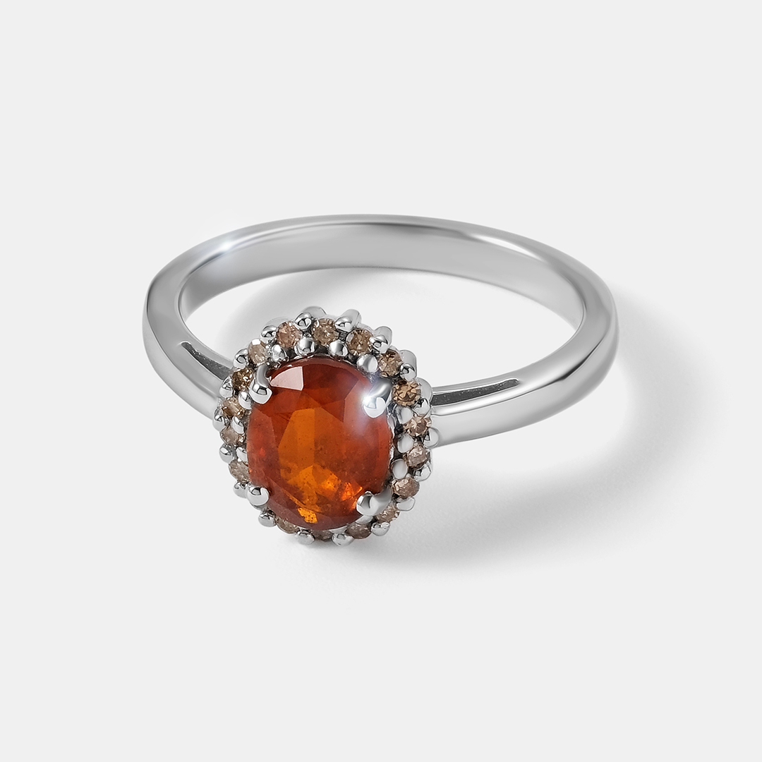 Серебряное кольцо с оранжевым кианитом