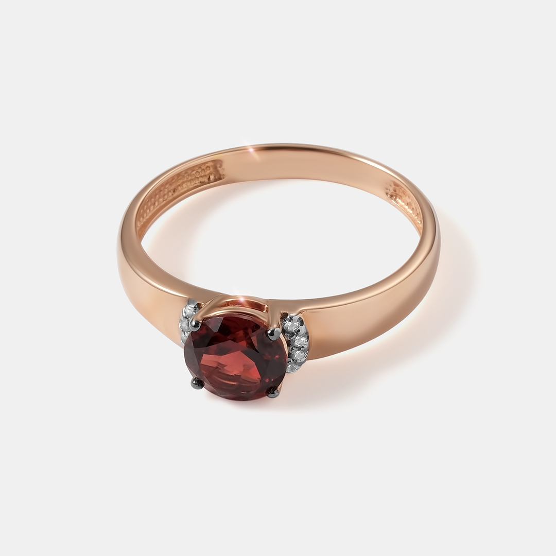 Серебряное кольцо с гранатом