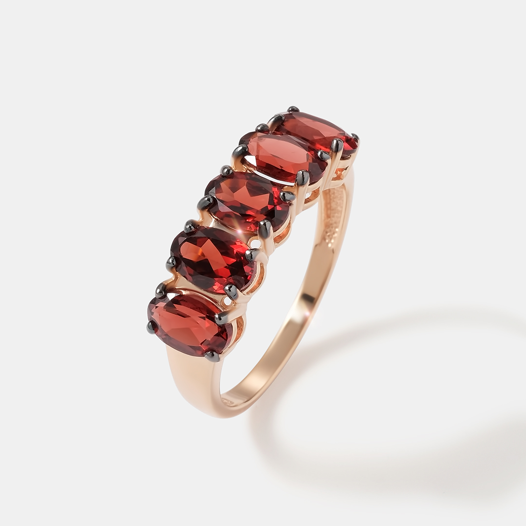 Серебряное кольцо с гранатами