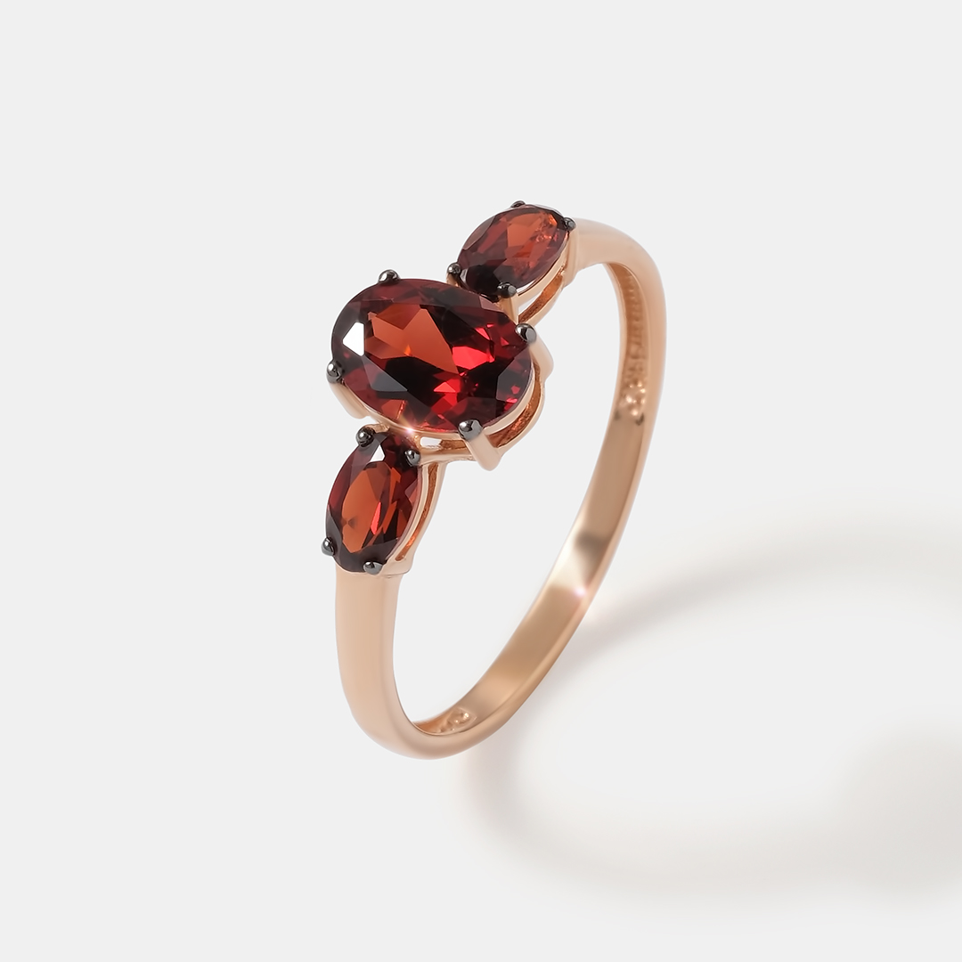 Серебряное кольцо с гранатами