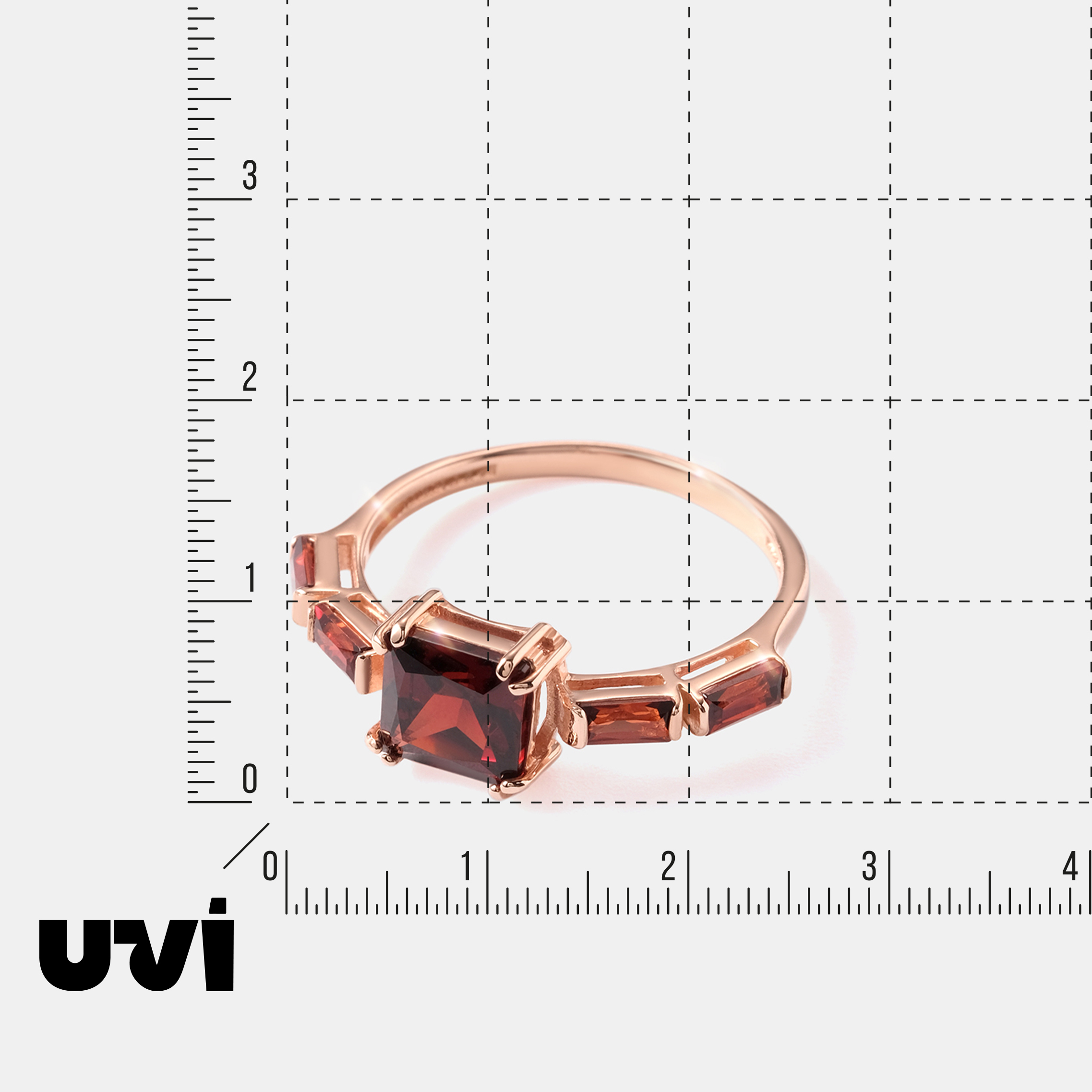 Серебряное кольцо с гранатами