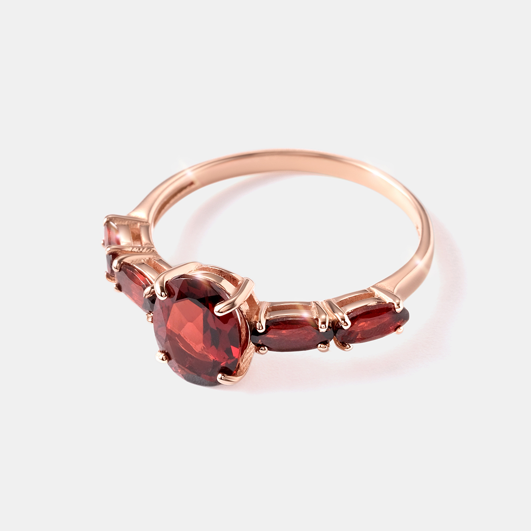 Серебряное кольцо с гранатами