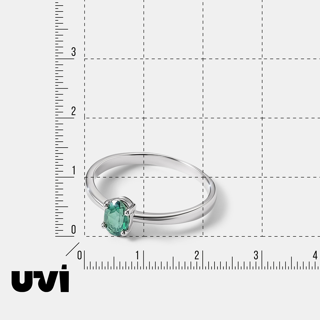 Серебряное кольцо с зеленым топазом