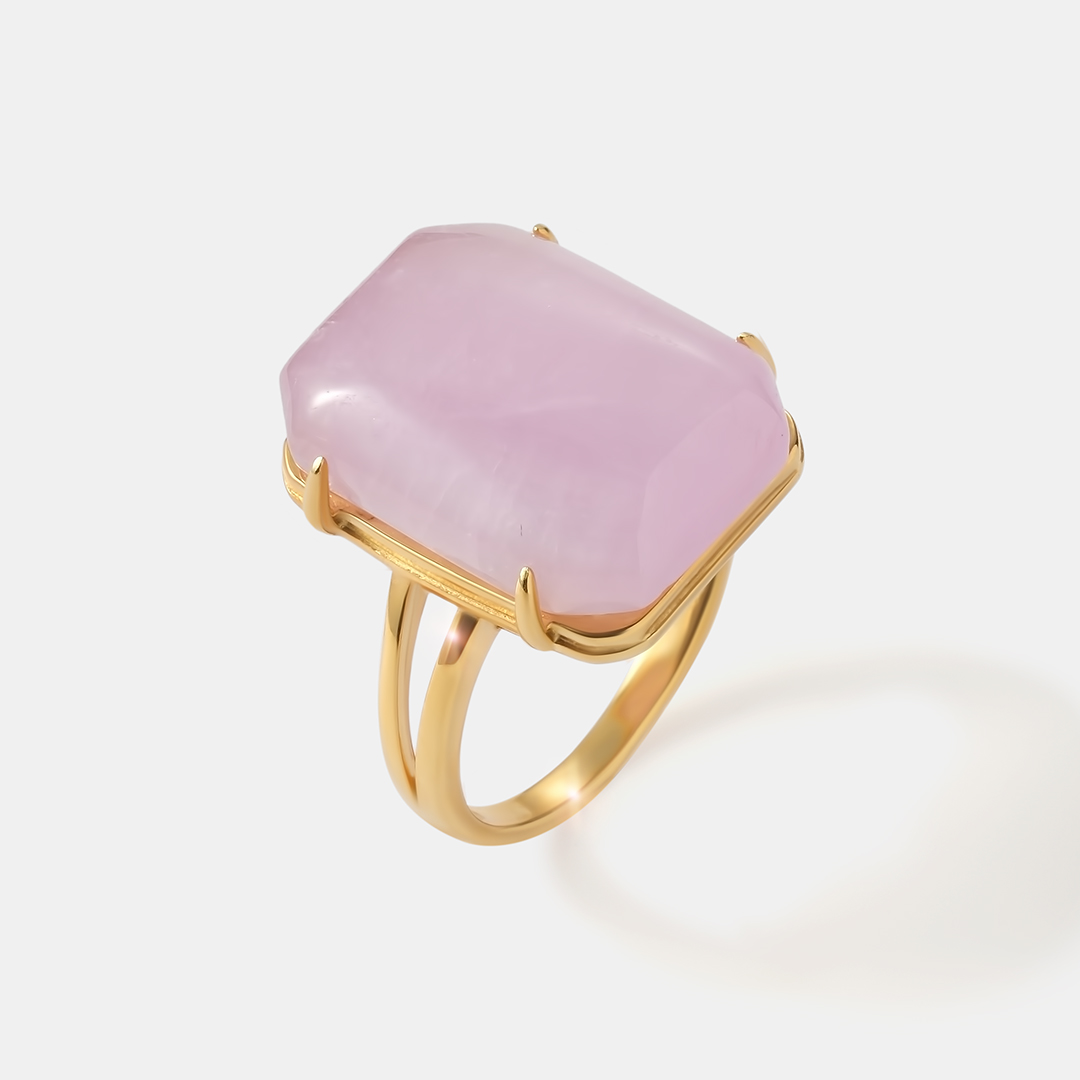 Серебряное кольцо с кунцитом