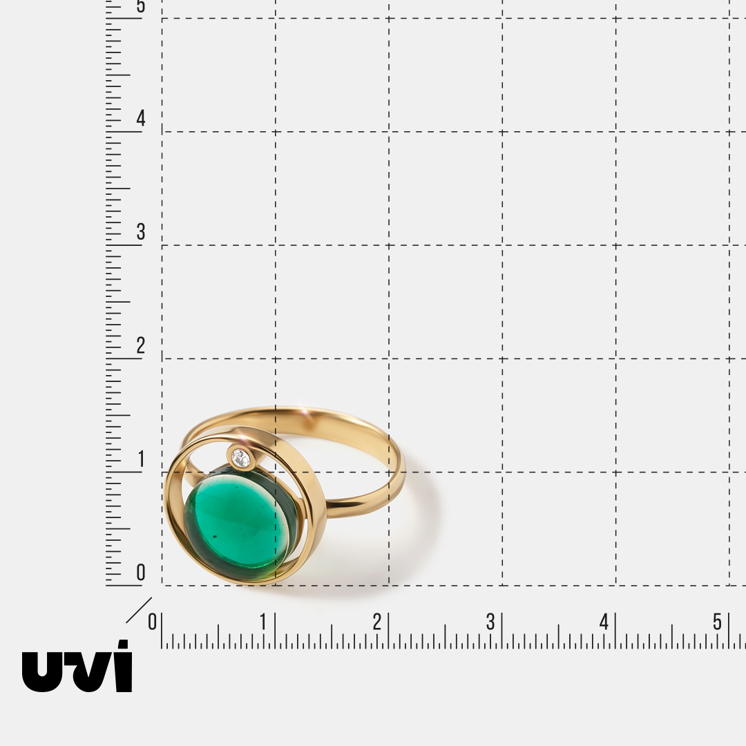 Серебряное кольцо с зеленым янтарем