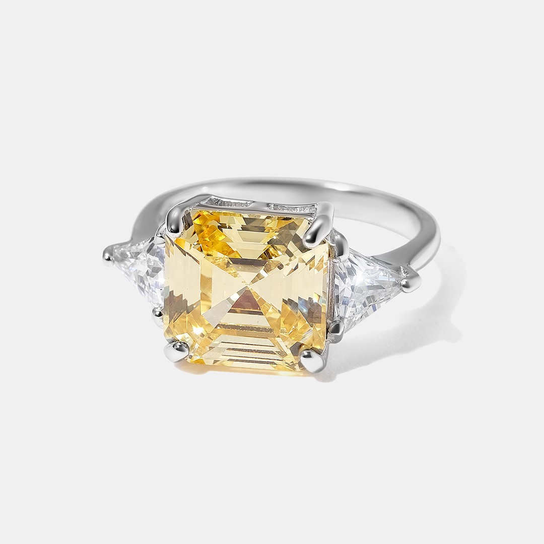 Серебряное кольцо с кубическим цирконием