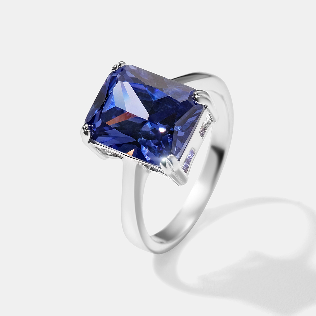 Серебряное кольцо с кубическим цирконием