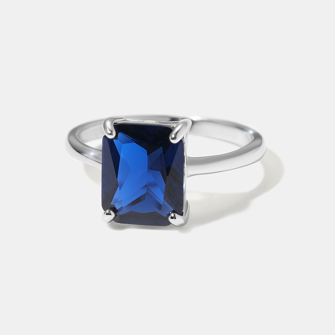 Серебряное кольцо с кубическим цирконием