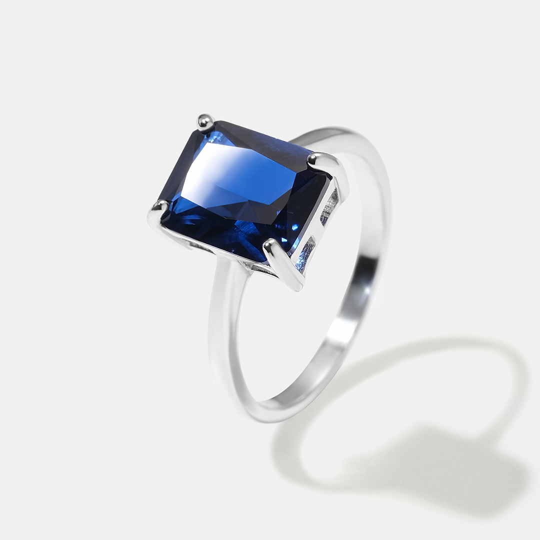 Серебряное кольцо с кубическим цирконием