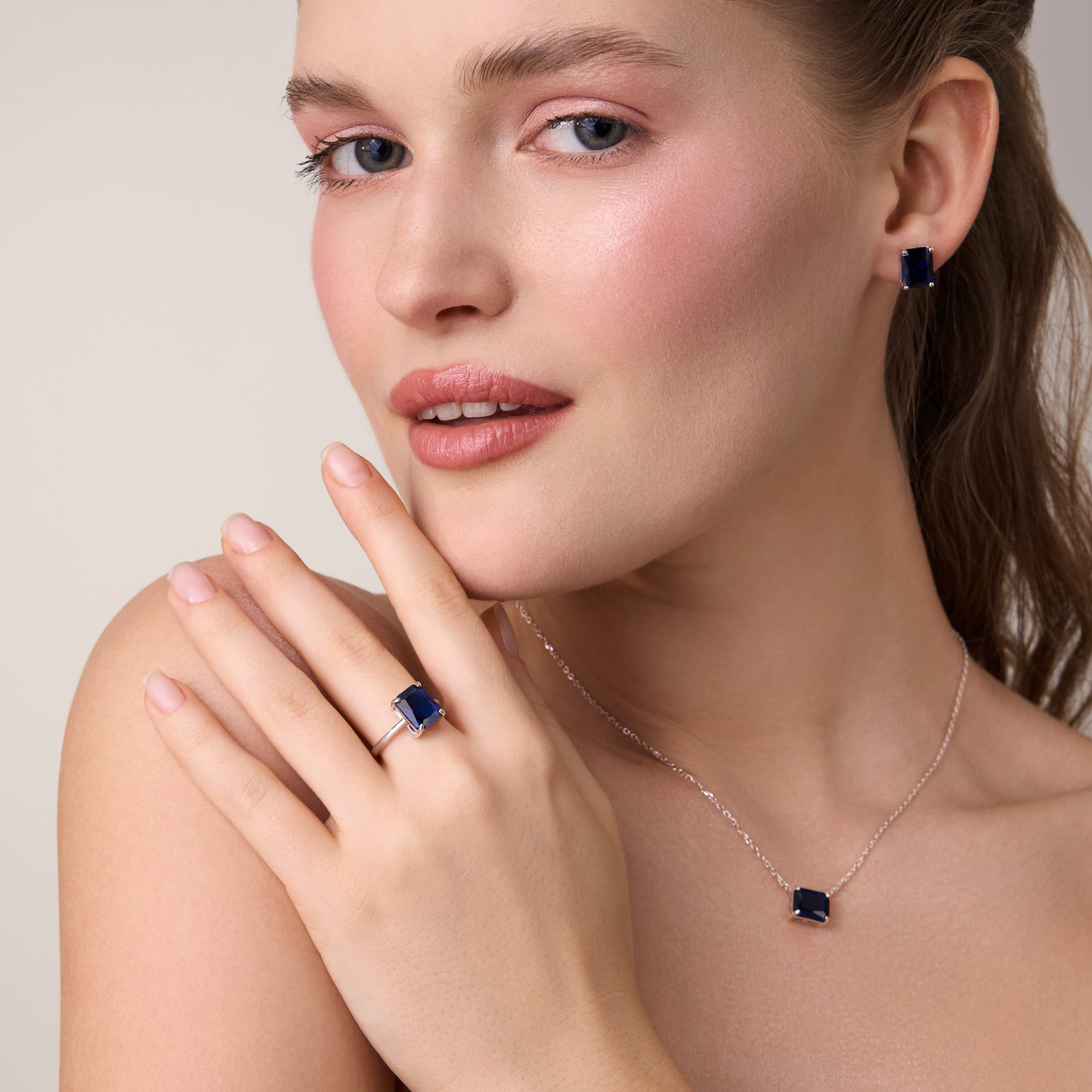 Серебряное кольцо с кубическим цирконием